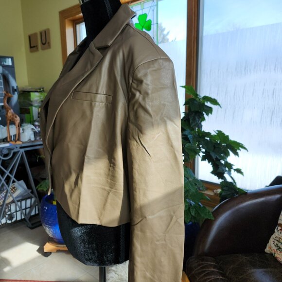 25094/95/96 NWOT White Birch Black Label Faux/Vegan Leather Crop Jacket Brown - Picture 2 of 15